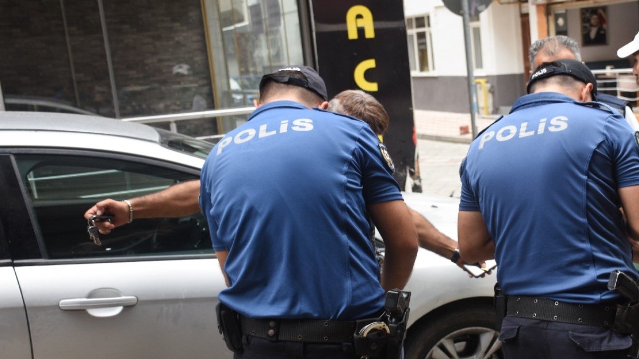 Samsun’da polis okul önlerinde denetimlerini arttırdı