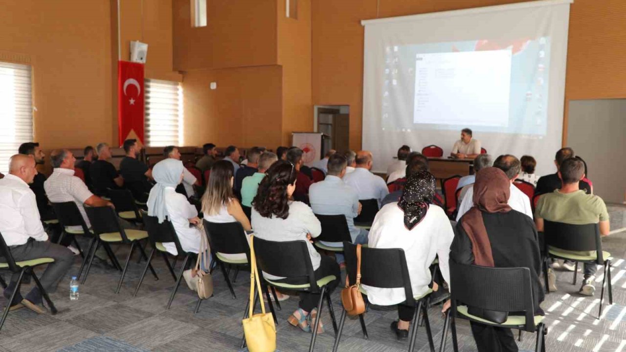 Elazığ’da yeni üretim planı ve desteklemeler üreticilere anlatıldı