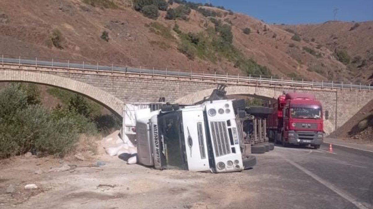 Elazığ tır devrildi: 1 yaralı