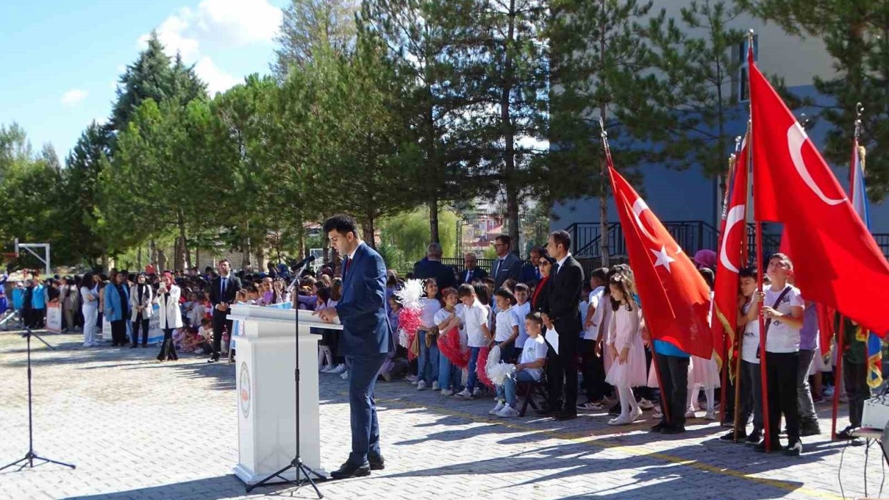 Hisarcık’ta İlköğretim Haftası kutlamaları