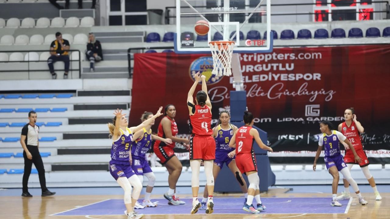 Manisa’nın tek kadın basketbol takımı sezona Edirne’de başlayacak