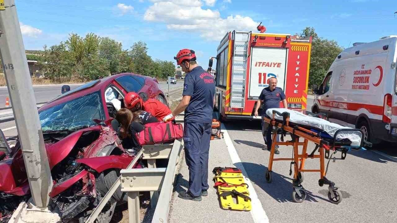 Susurluk’ta otoyolda trafik kazası; 3 yaralı