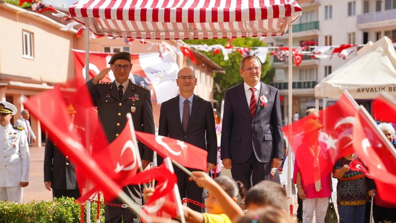 Altınova’da düşman işgalinden kurtuluşunu coşkuyla kutladı