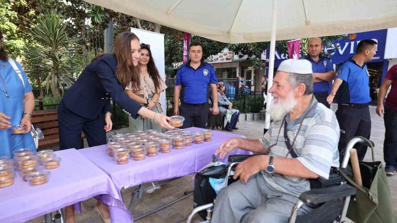 Başkan Durbay’dan vatandaşlara kandil simidi ikramı