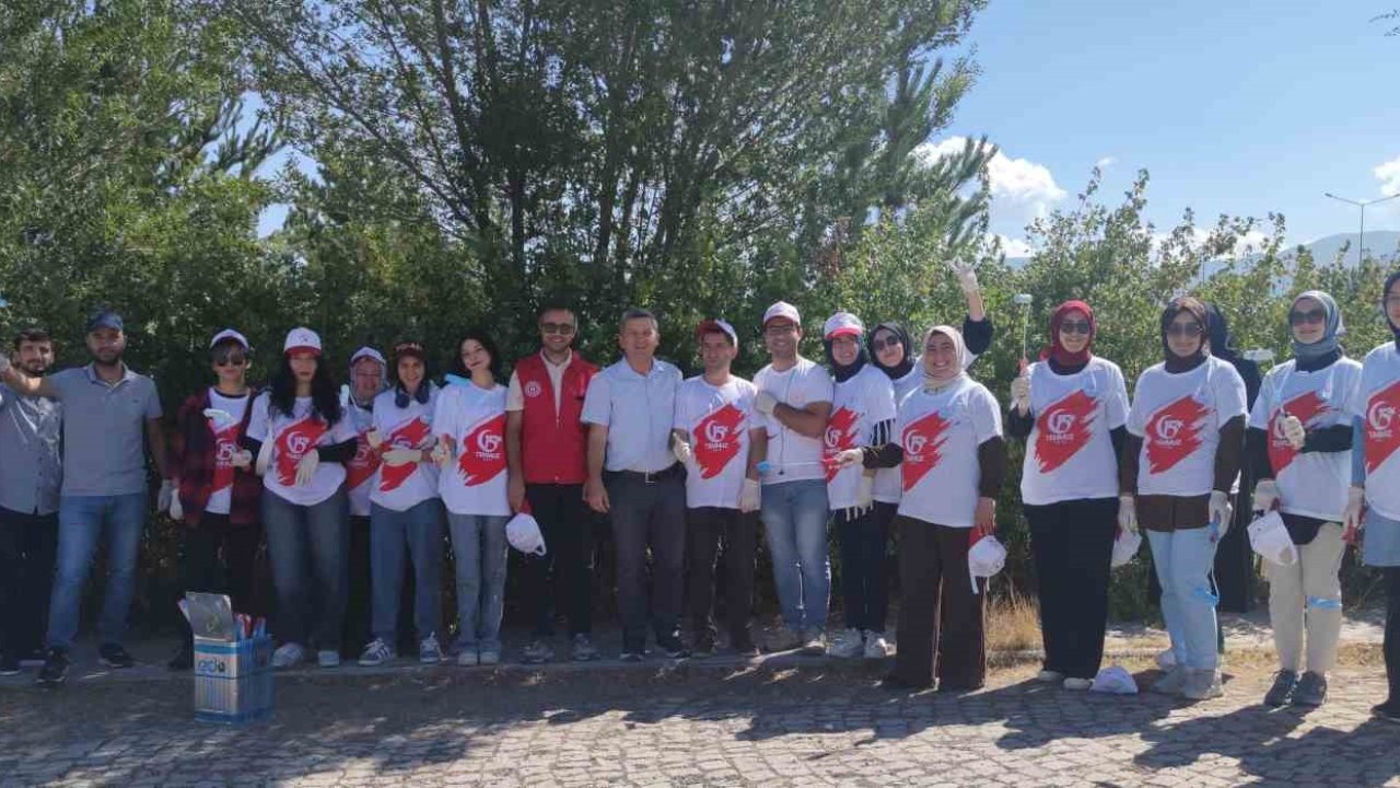 Gönüllüler Kazım Karabekir Stadyumu’nun çehresini değiştirdi