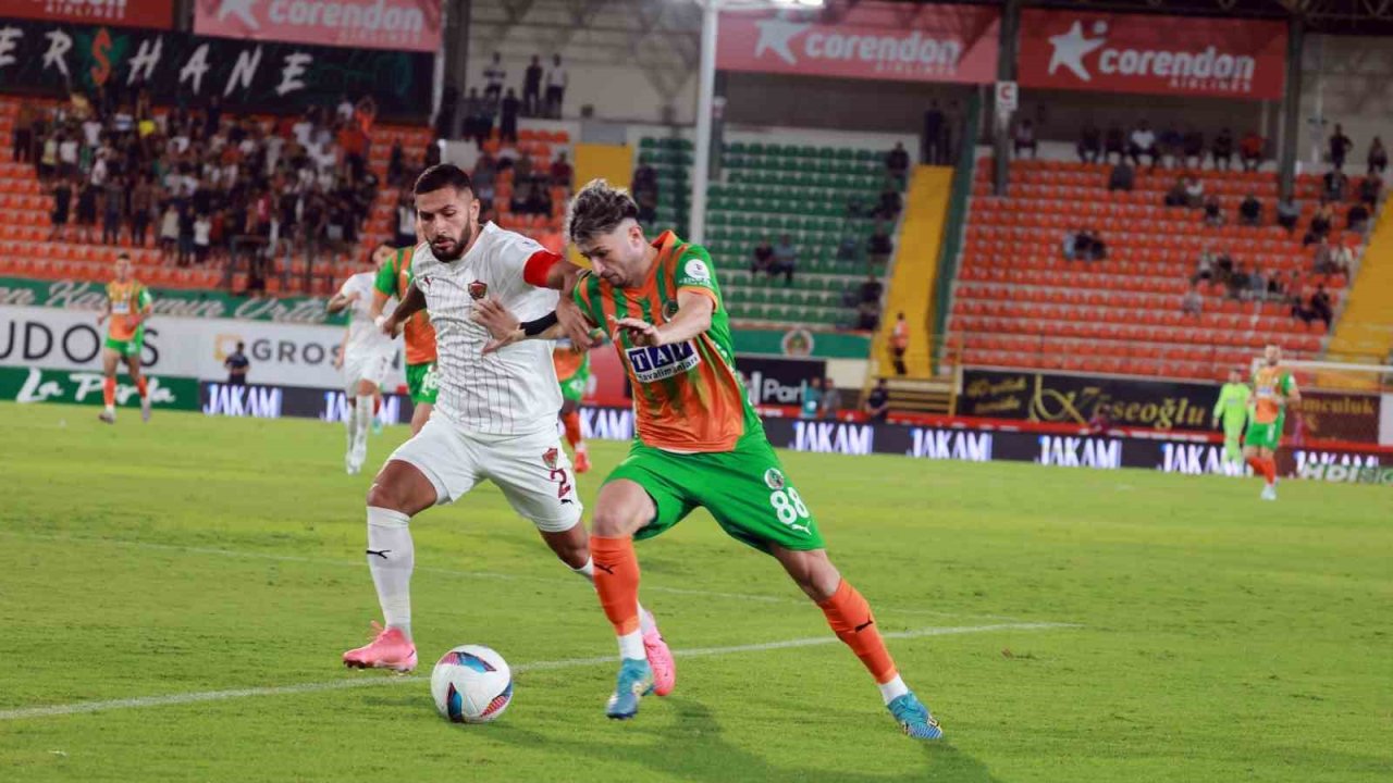 Trendyol Süper Lig: Corendon Alanyaspor: 0 - A. Hatayspor: 0 (İlk yarı)