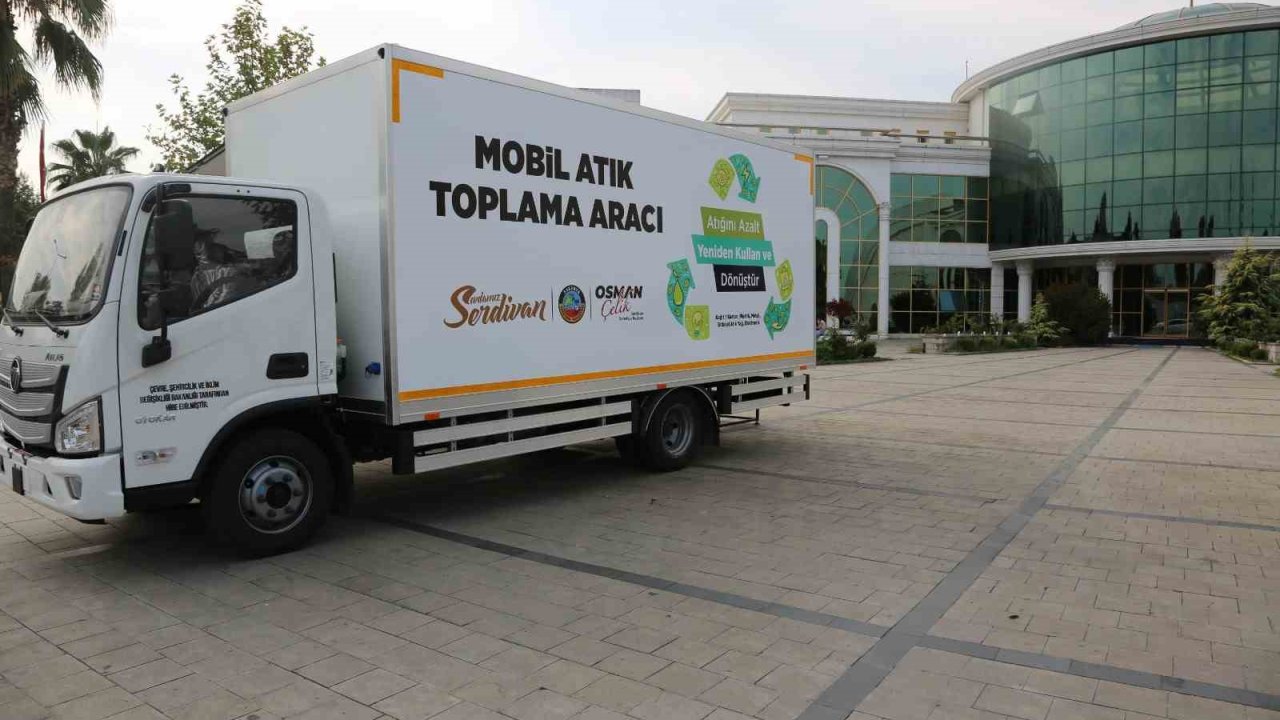 Mobil atık toplama aracı vatandaşın hizmetinde