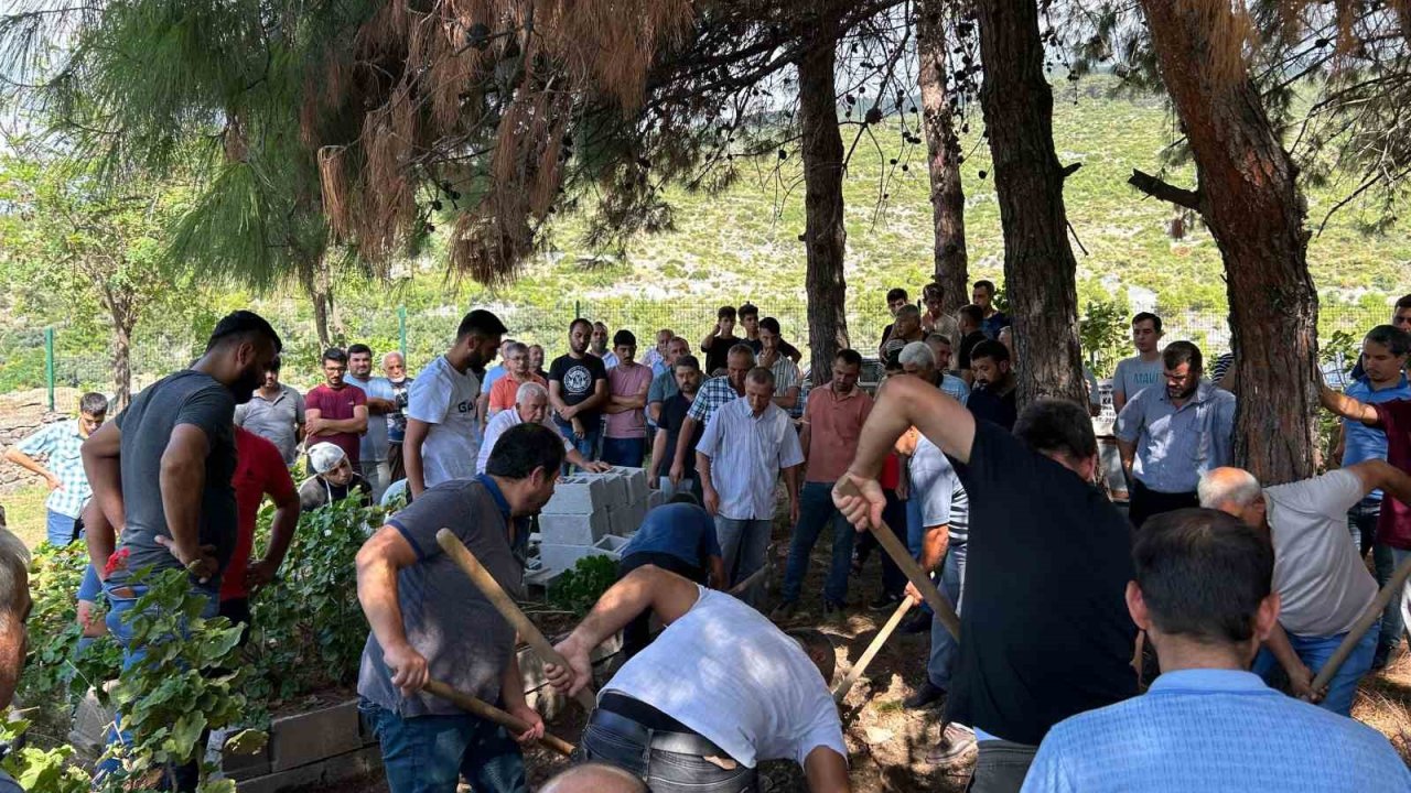 Ekmek parası yolunda vefat eden işçiler son yolculuklarına uğurlandı