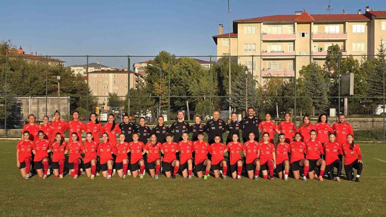 U19 Kadın Milli Takımı Erzurum kampı başladı