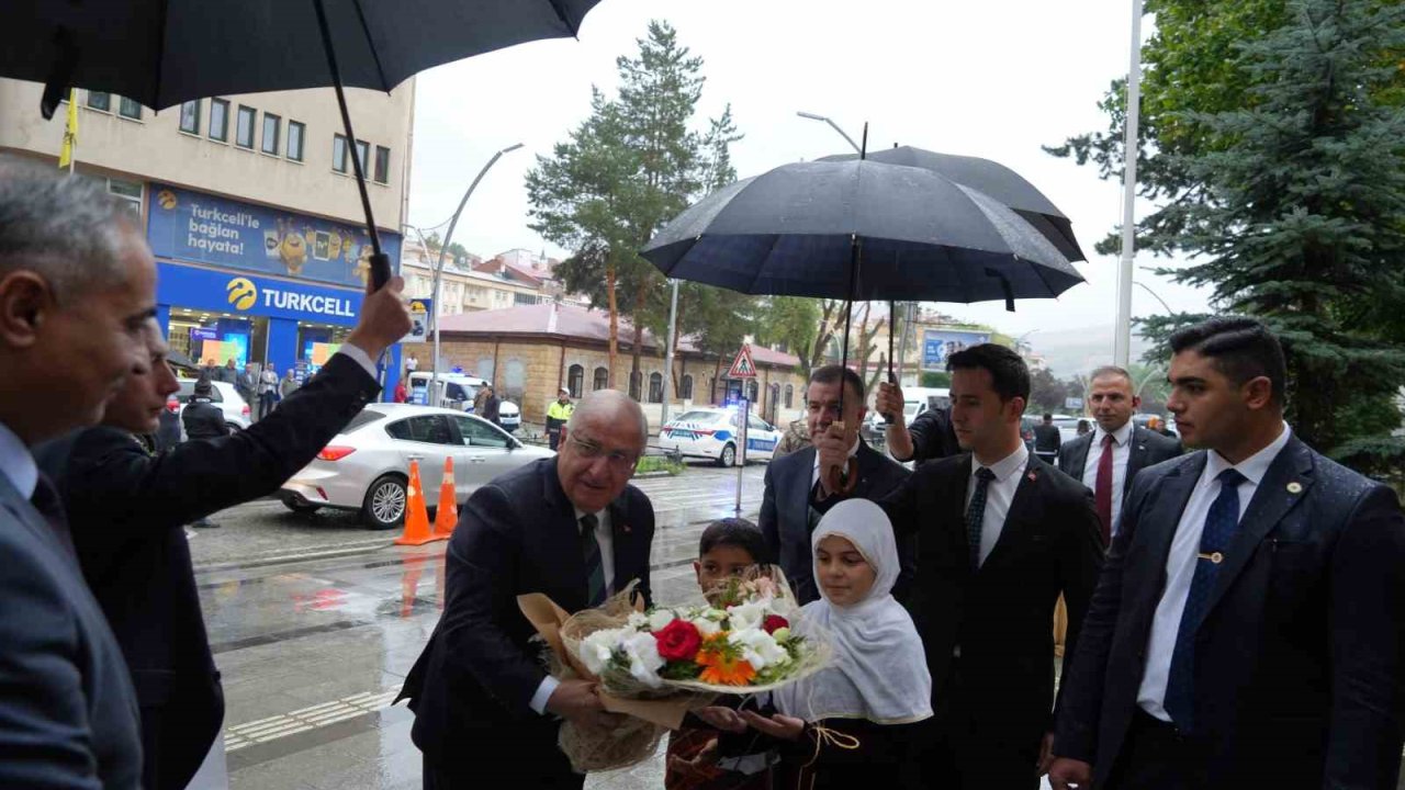 Bakan Güler Türkiye Buluşmaları kapsamında memleketi Bayburt’a geldi