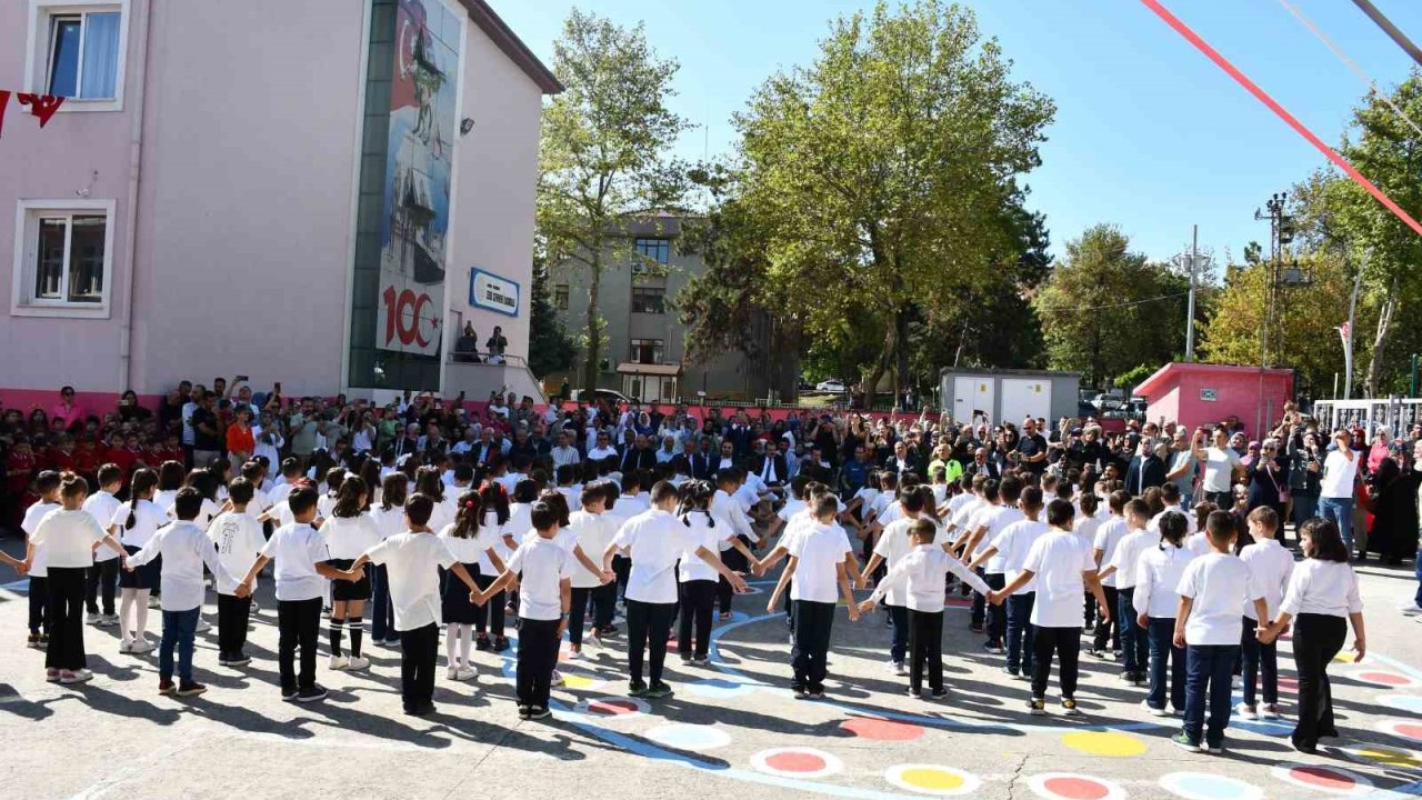 Vezirköprü’de İlköğretim Haftası kutlaması