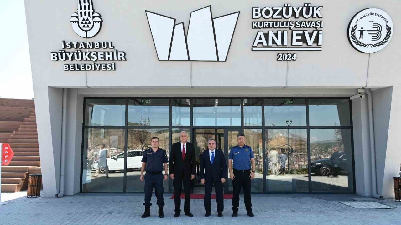 Protokol üyelerinden Bozüyük Kurtuluş Savaşı ve İnönü Zaferleri Anı Evi’ne ziyaret