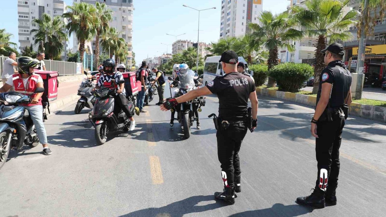 Mersin’de motosiklet sürücülerine şok uygulama