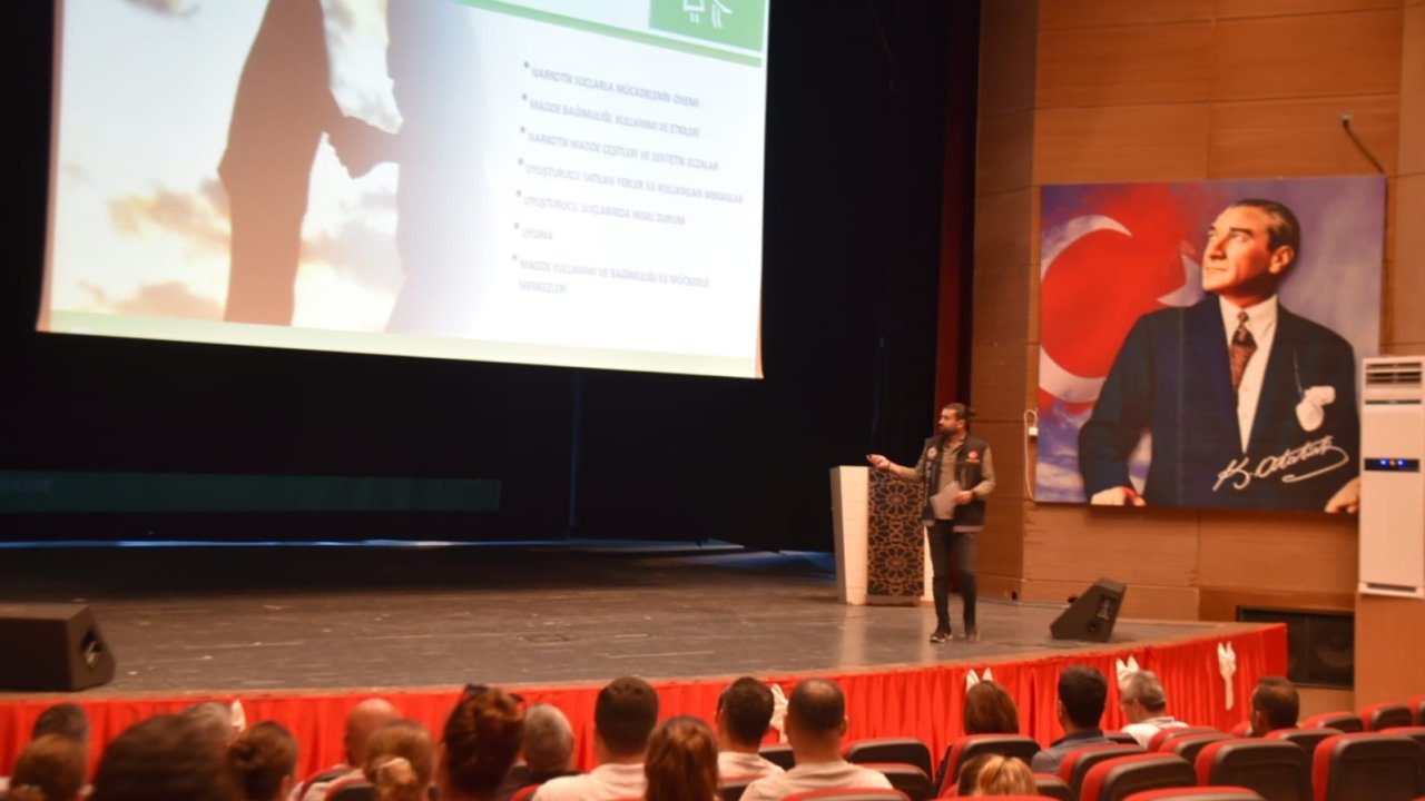 Ceyhan’da belediye personeline ‘Madde Bağımlılığı Farkındalık Semineri’