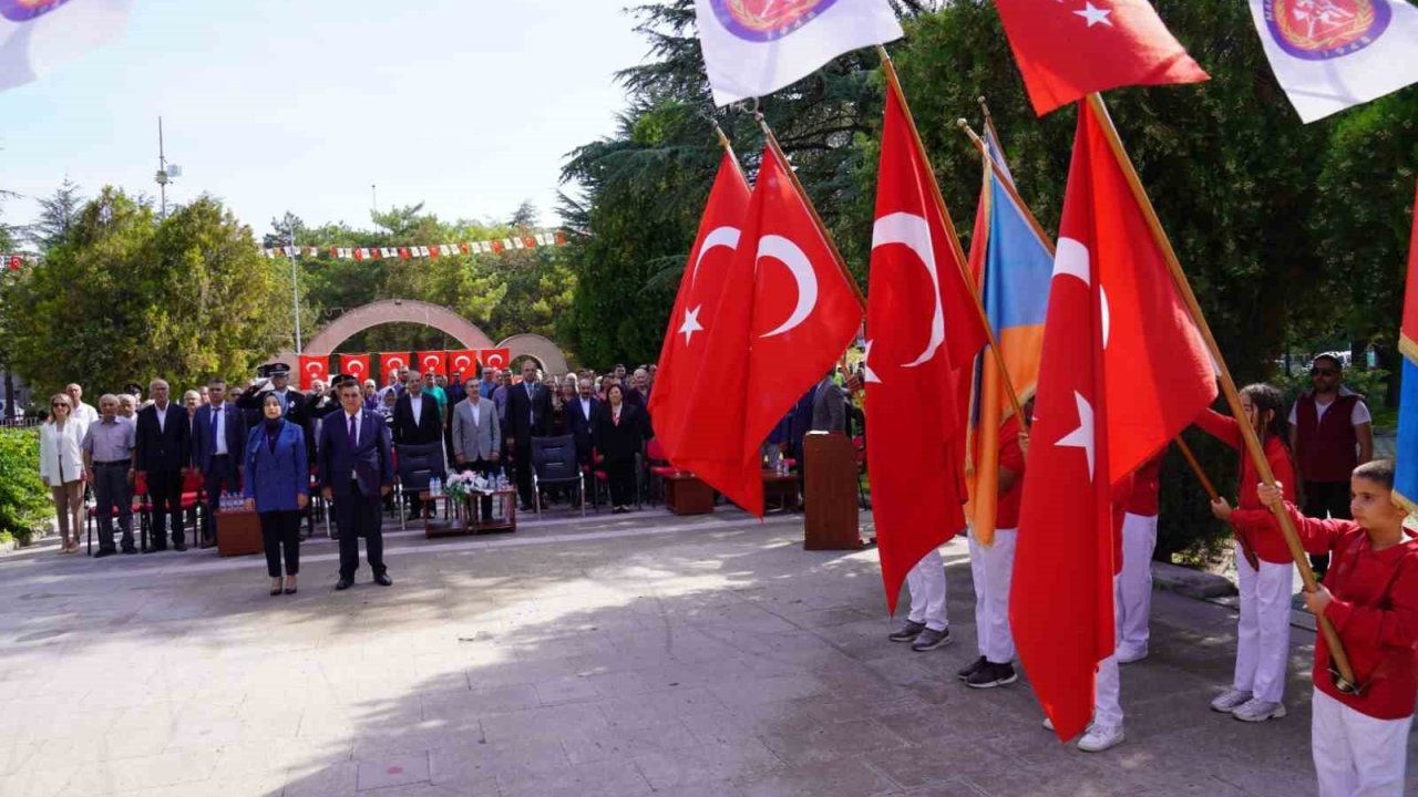 Başkan Ataç, Mahmudiye’nin kurtuluş yıldönümü programına katıldı