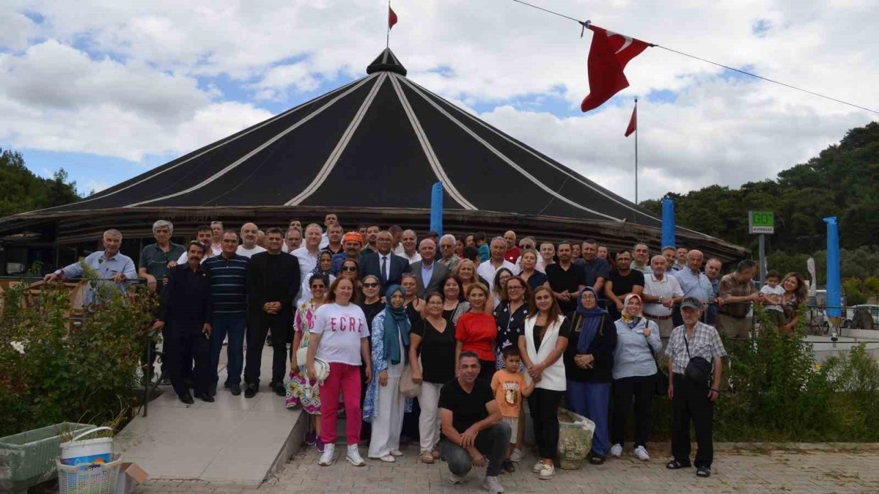 İzmir’deki Aydınlılar ‘Keşkek’ gününde bir araya geldi