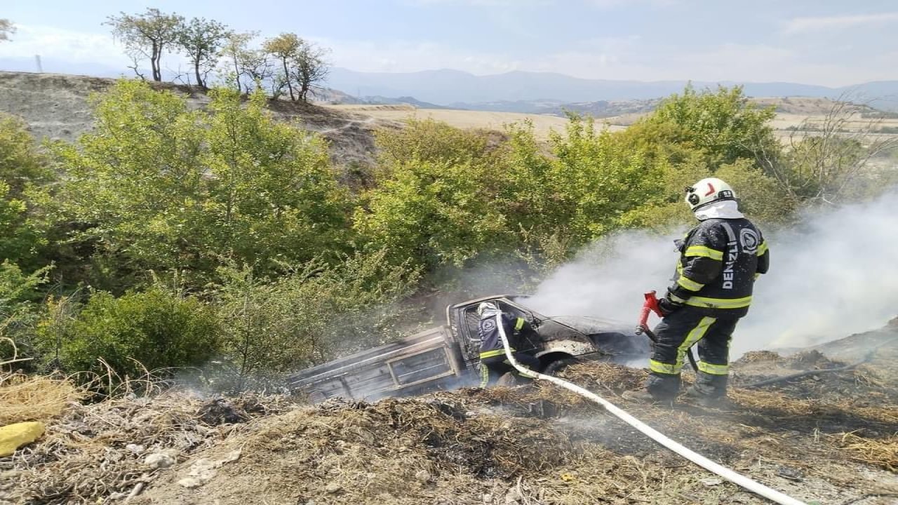 Şarampole devrilen kamyonet yangına neden oldu