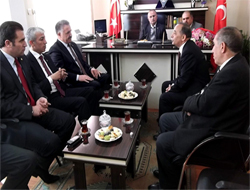 Kars Ak Parti Adayları MHP'yi Ziyaret Etti