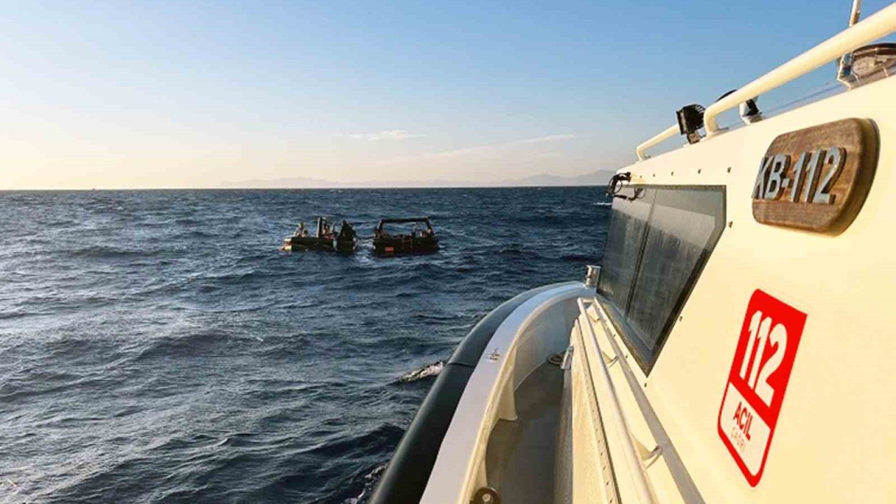 Yunanistan’ın geri ittiği 27 düzensiz göçmen kurtarıldı