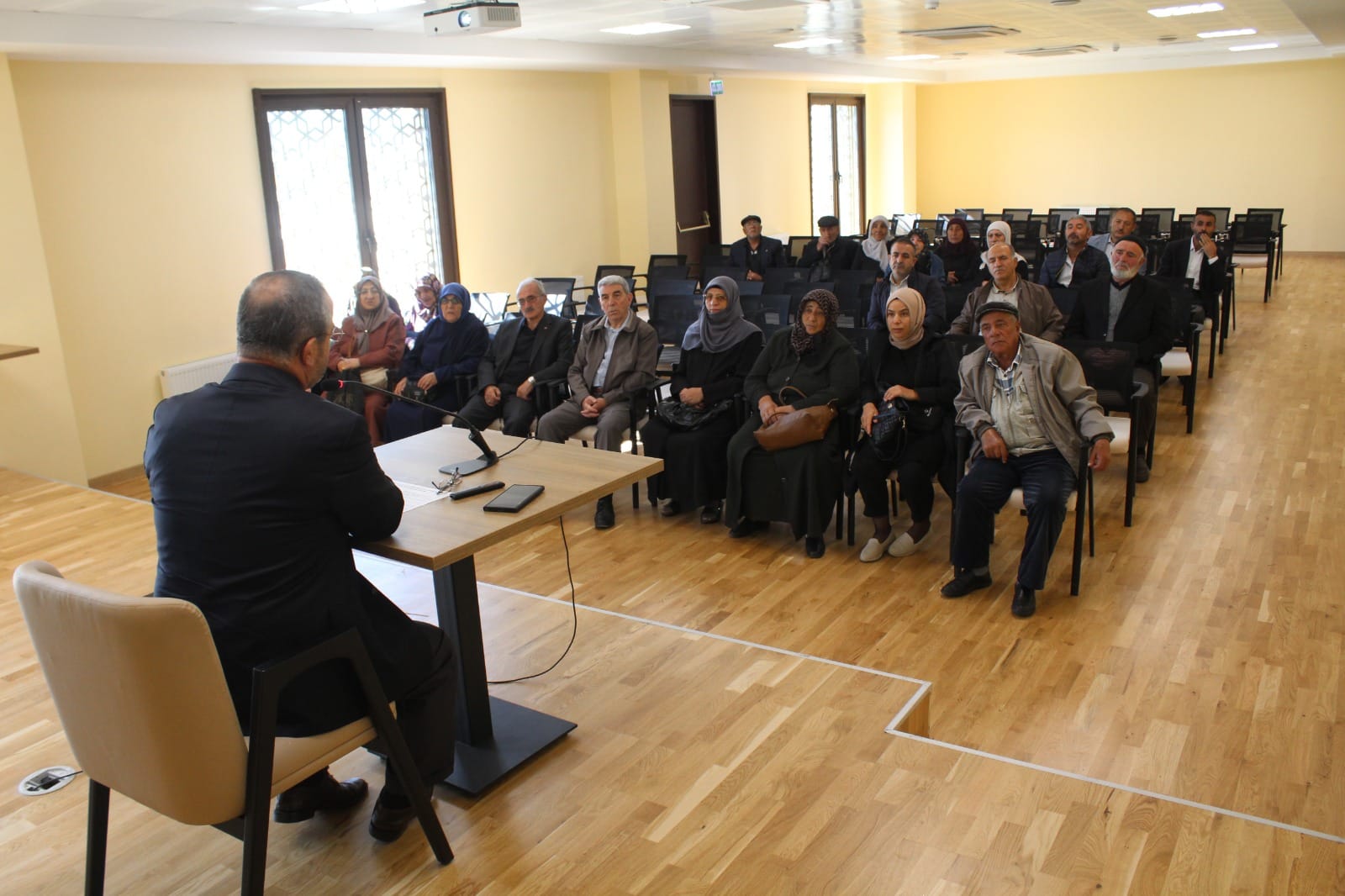 Kars'ta  "Umre Yolcularını Bilgilendirme Semineri” düzenlendi.