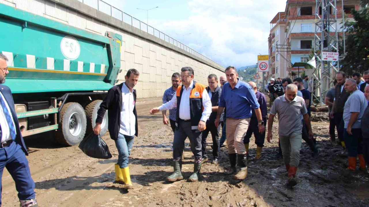 Ahmet Metin Genç: “162 kilogram yağışın bir saatte düşmesi insanı bazen çaresiz de bırakıyor”