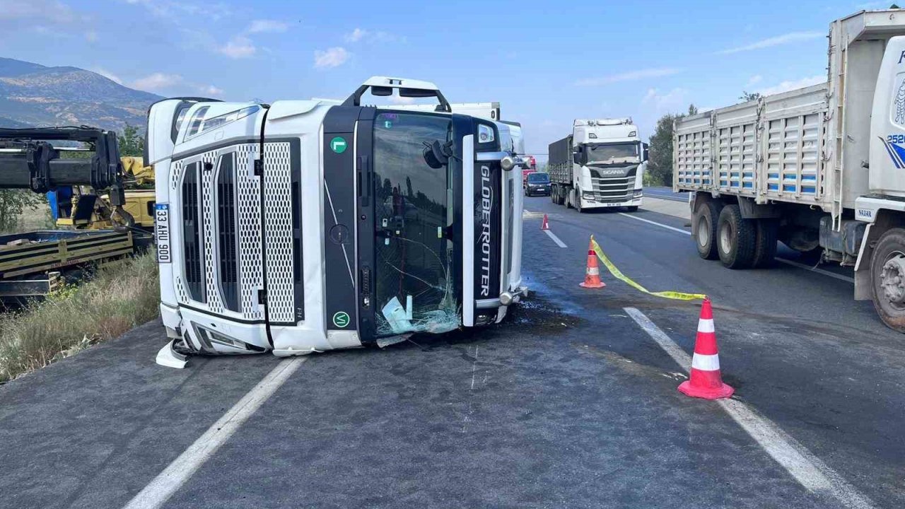 Tırın devrildiği kazada 1 kişi öldü