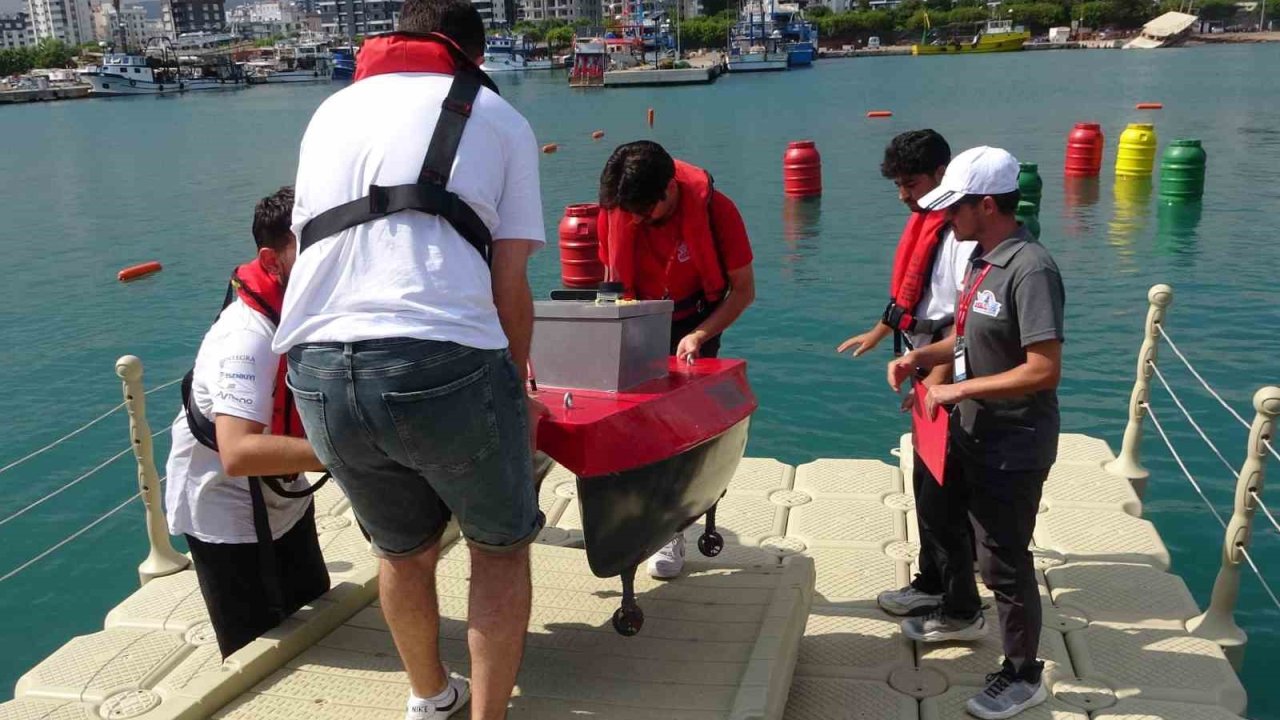 İlk defa düzenlenen insansız deniz aracı yarışması otonom sürüşleriyle tamamlandı