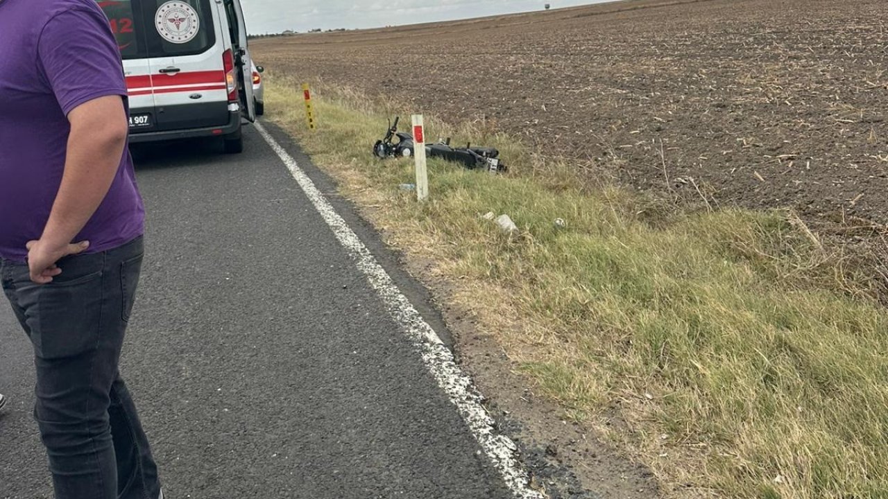 Kaza yapan ehliyetsiz motosiklet sürücüsü hastanelik oldu