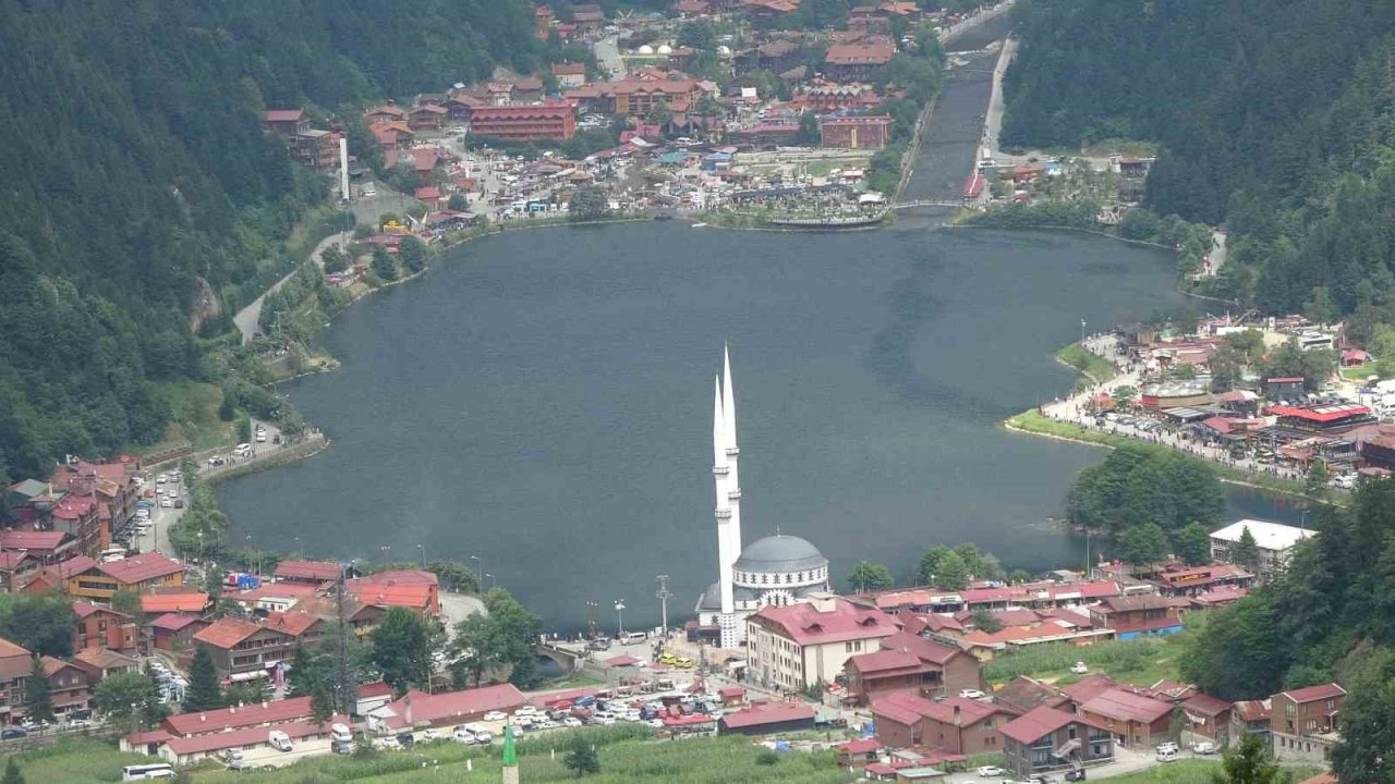 Uzungöl’ün eski görünümüne kavuşturulması için çalışmalar Ekim ayı başından itibaren yeniden başlayacak