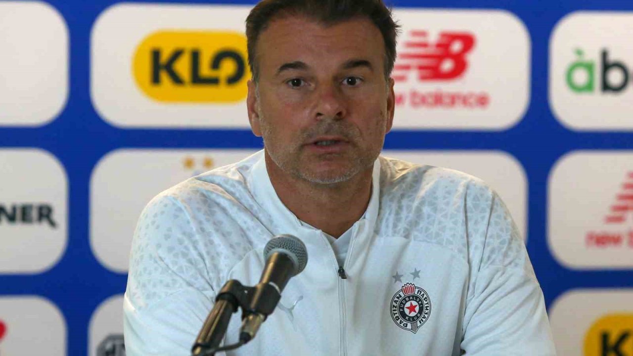 Aleksandar Stanojevic, taraftarın saldırısına uğradı