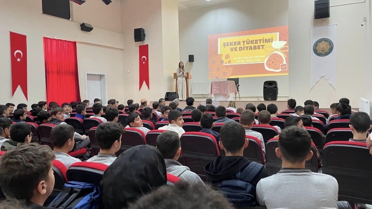 Öğrenciler ’Şeker Tüketimi ve Diyabet’ konularında bilgilendirildi