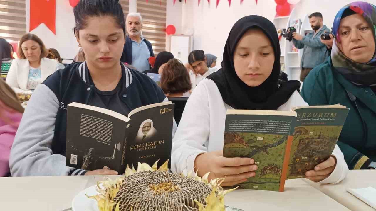 Şehit aileleri ve çocuklar "Şehitlerimizin Emanetiyle Birlikte Okuyoruz" etkinliğinde buluştu