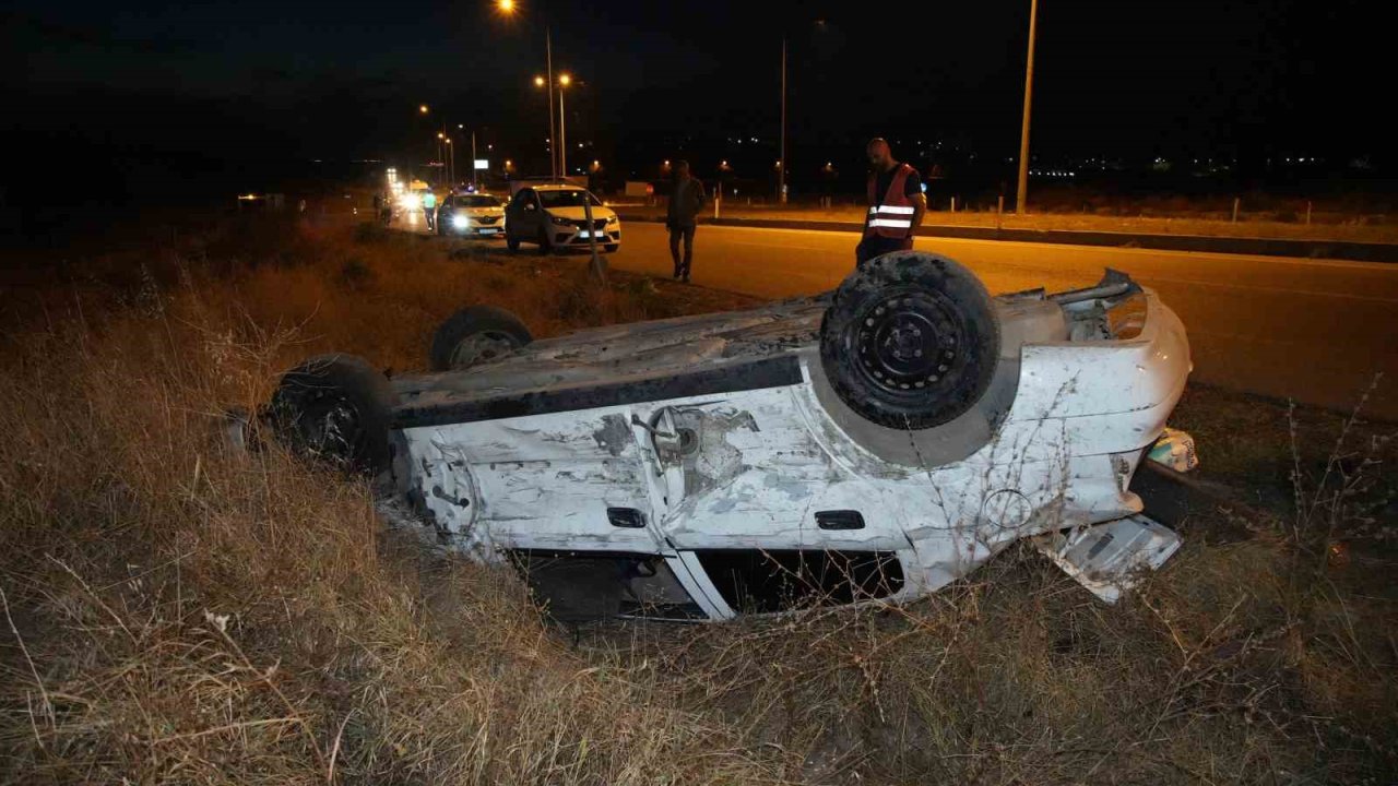 Edirne’de takla atan otomobilin sürücüsü yaralandı