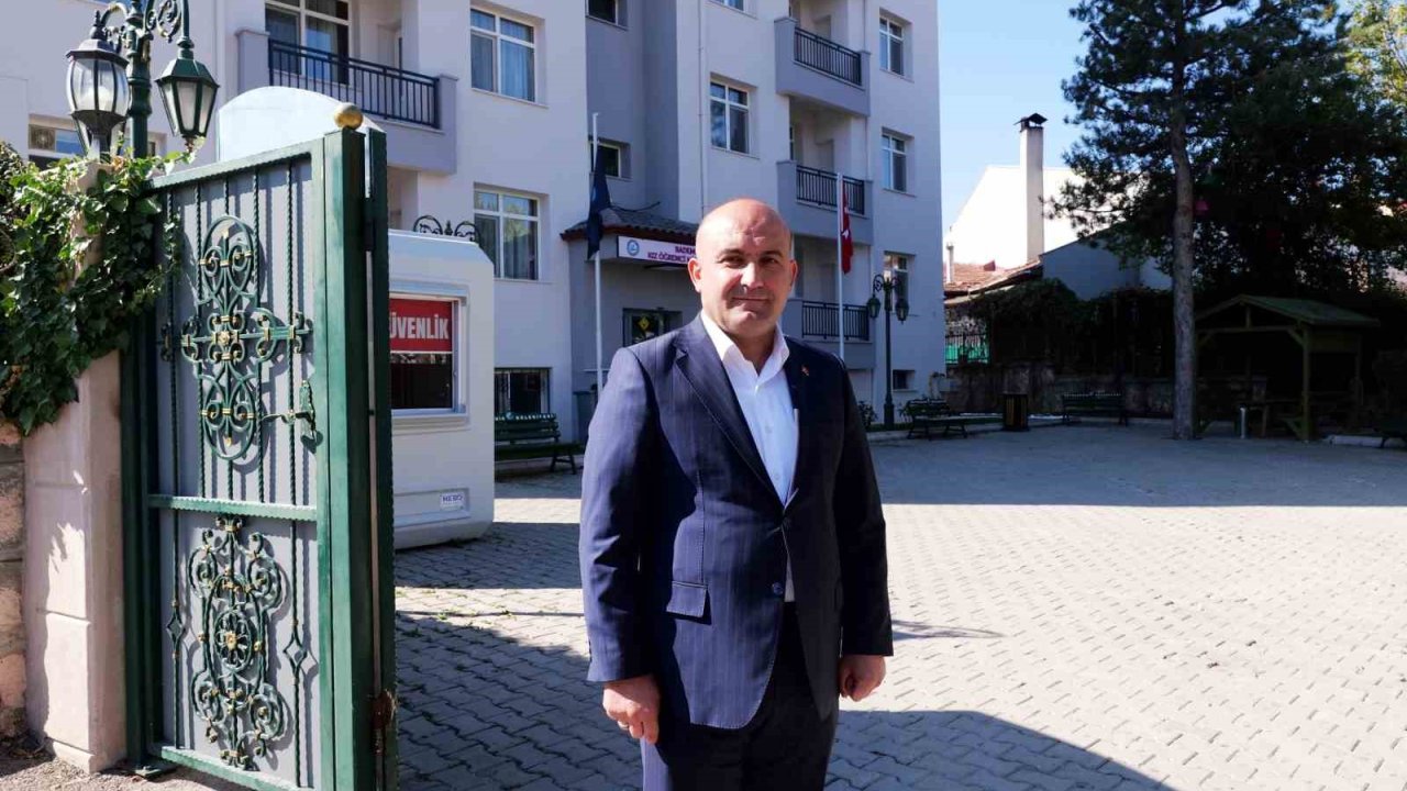 Büyükşehir Belediyesinden 56 yıllık binaya öğrenci yurdu