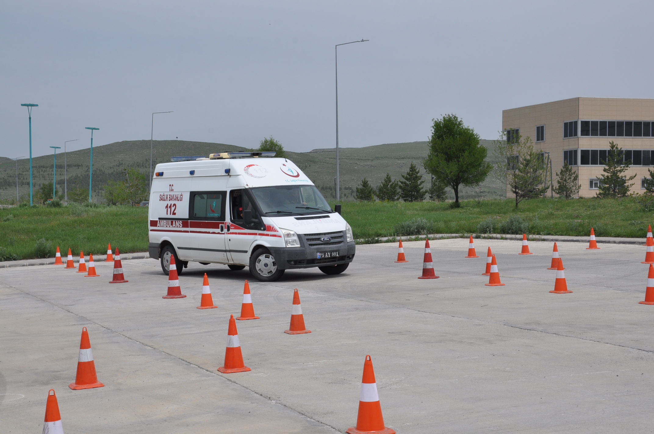 Kars'ta Ambulans Sürüş Güvenliği Eğitimi verildi