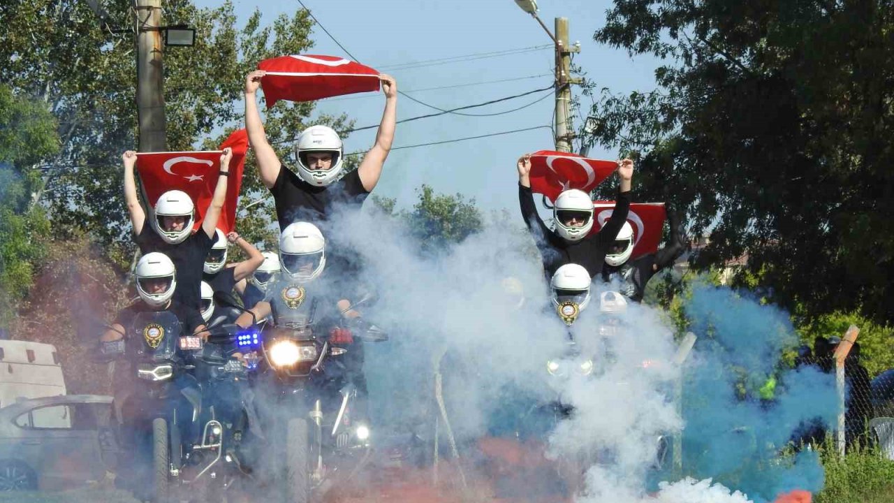 Yunus timlerinden nefes kesen gösteri