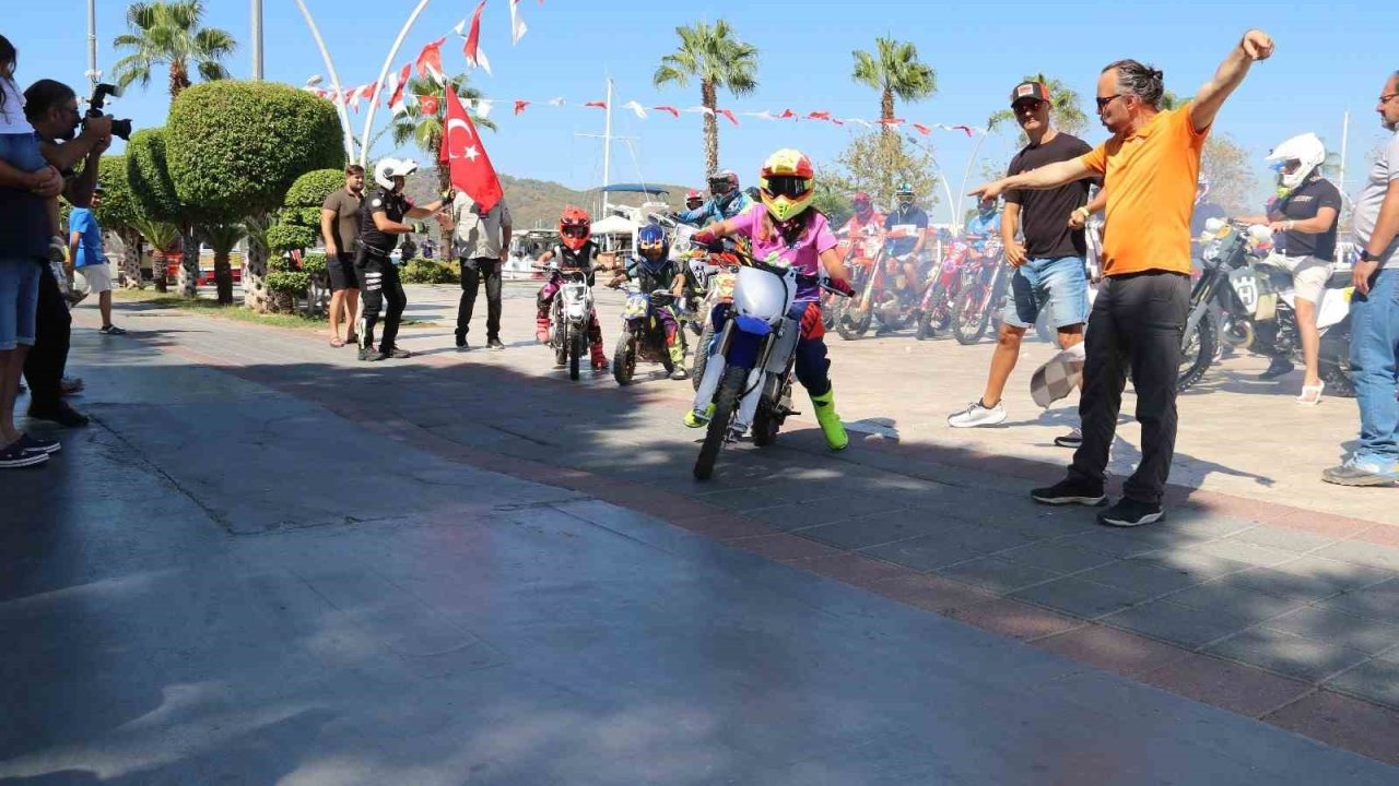 Fethiye’de Süper Enduro Şampiyonası, magazin startıyla başladı