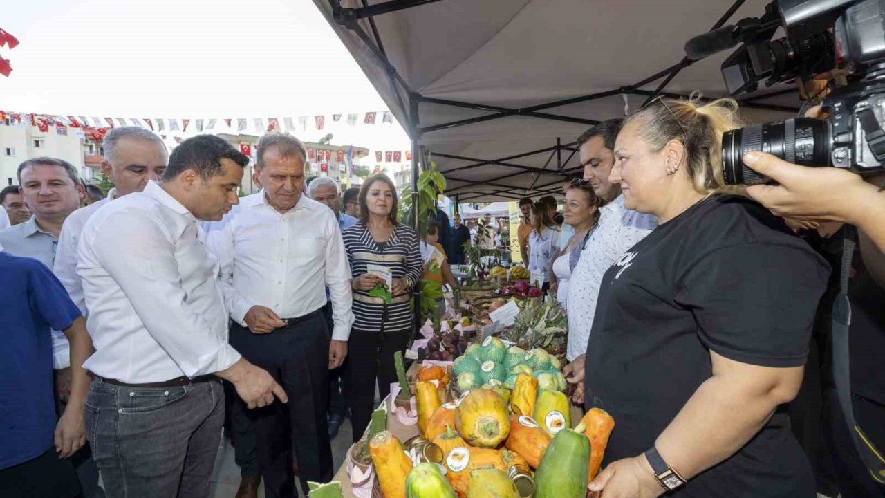 Başkan Seçer, ’Tropikal Meyve Şenliği’ne katıldı