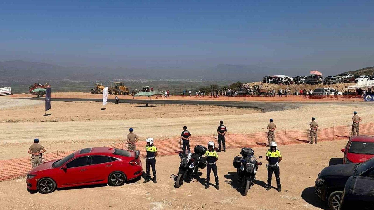 Jandarma, Yenipazar’daki yarışların güvenliğini sağladı