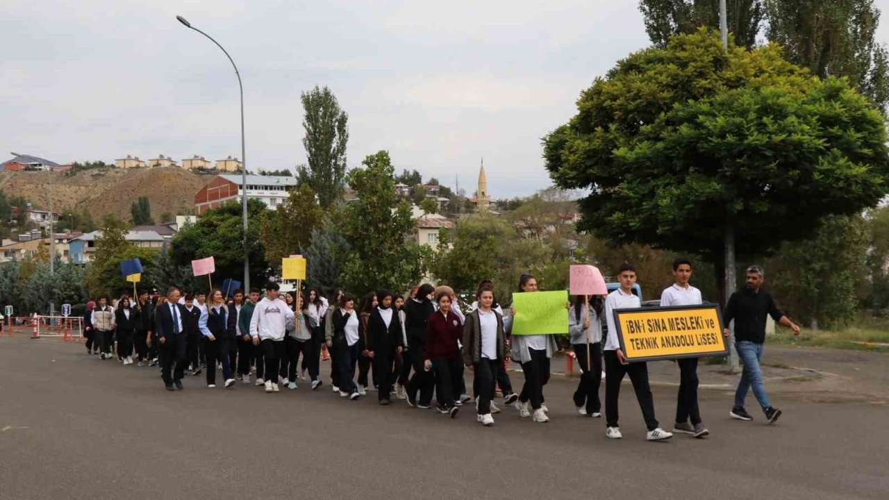 Oltu’da sağlıklı yaşam yürüyüşü düzenlendi