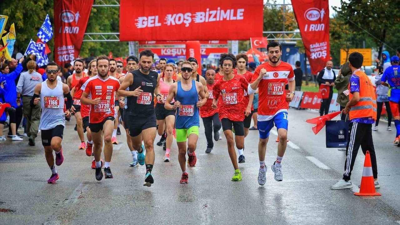 Eker I Run katılımcıları iyilik peşinde koşmak için yola çıkıyor