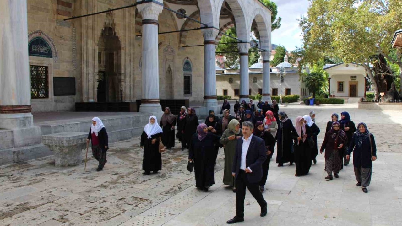 Köylü kadınlardan Amasya’da tarih turu: Müzeleri ilk defa gezdiler