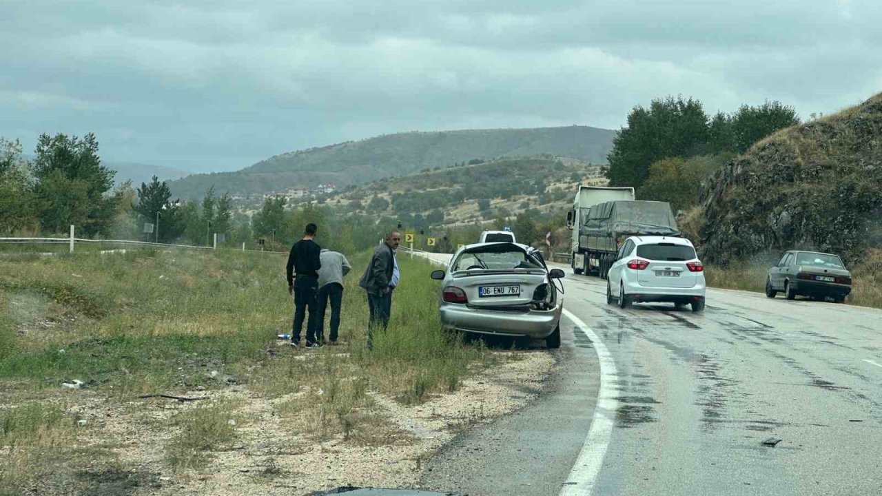 Ankara’da maddi hasarlı zincirleme trafik kazası