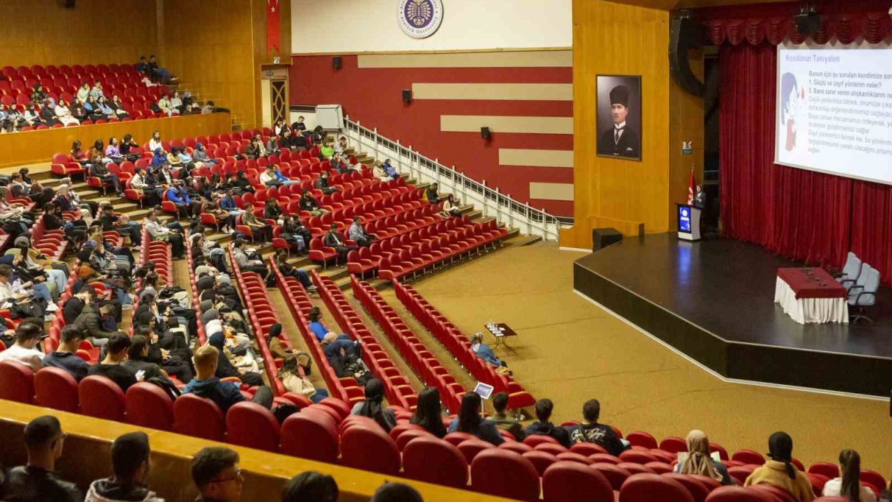 Atatürk Üniversitesi’nde oryantasyon programı devam ediyor