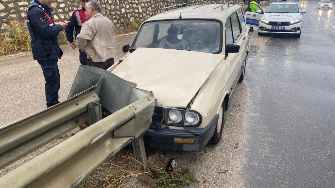 Bilecik’te kontrolden çıkarak bariyere çarpması sonucu 1 kişi yaralandı