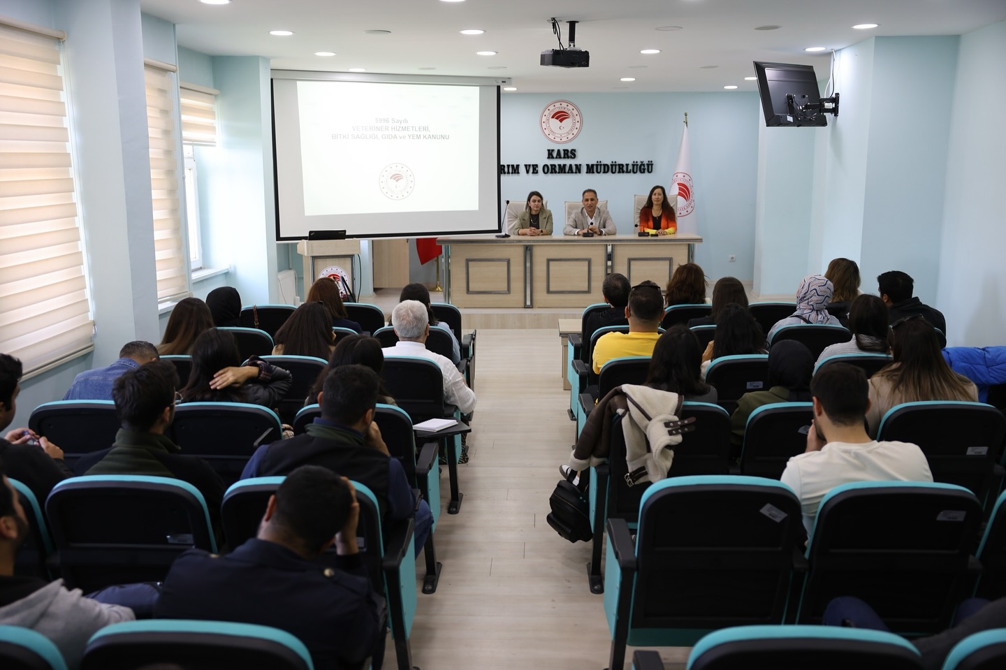 Kars'ta 6 ilin mühendis ve veteriner hekimlerine eğitim