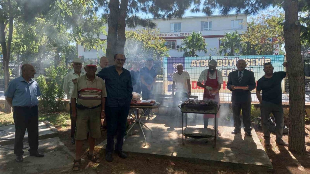 Aydın Büyükşehir Belediyesi Huzurevi’nde coşkulu kutlama