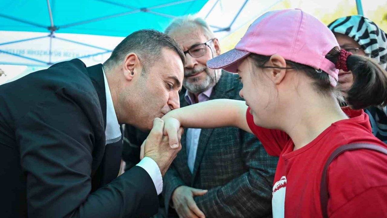 Başkan Ahmet Akın, Halk Günleri kapsamında İvrindililerle buluştu