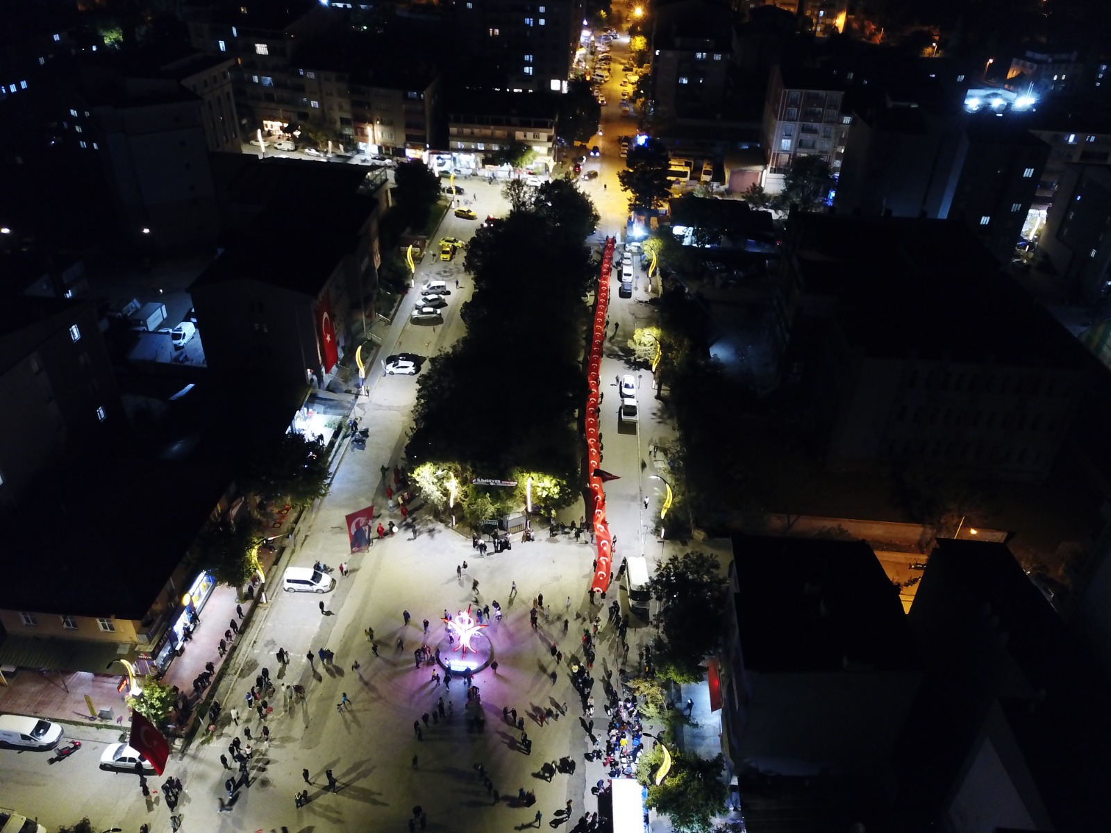 Kağızman'da 100 metrelik Türk bayrağı eşliğinde yürüyüş  yapıldı