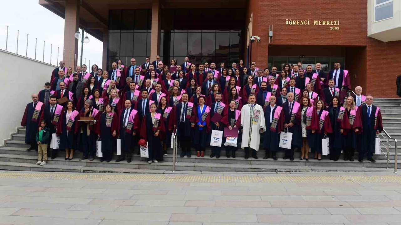 Anadolu Üniversitesi’nde Akademik Performans Ödülleri sahiplerini buldu